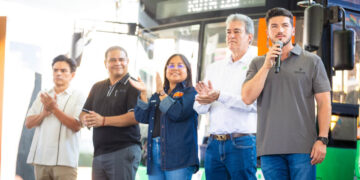RENUEVA SAMUEL RUTAS 227 Y 128 CON 30 NUEVOS CAMIONES; PRESUME META DE 4 MIL UNIDADES