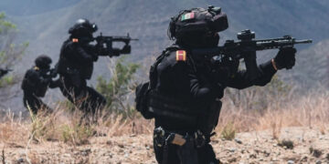 ABATE FUERZA CIVIL Y EL EJÉRCITO A SIETE EN GENERAL TREVIÑO; DETIENEN A DOS TRAS ENFRENTAMIENTO