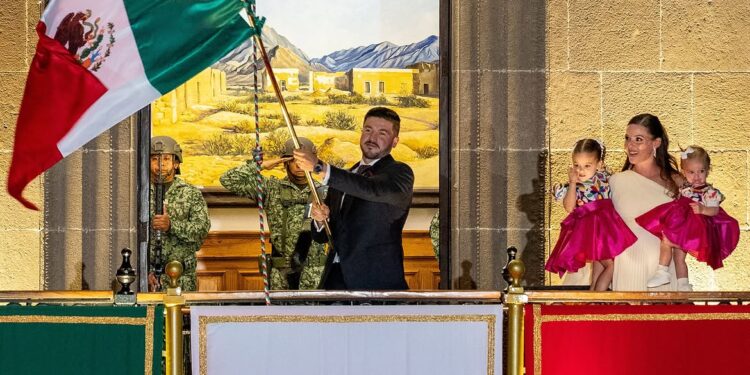 DA SAMUEL SU QUINTO GRITO; REÚNE MACROFIESTA A MÁS DE 60 MIL PERSONAS EN LA EXPLANADA 1 DA SAMUEL SU QUINTO GRITO; REÚNE MACROFIESTA A MÁS DE 60 MIL PERSONAS EN LA EXPLANADA