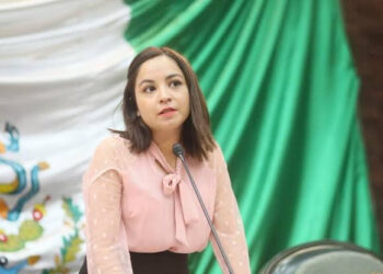 “QUIERE ADRIÁN EXPRIMIR A LA GENTE CON EL PREDIAL”.- IRAÍS