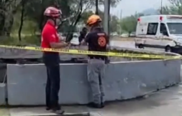 HALLAN A HOMBRE SIN VIDA EN CANALÓN DE BARRIO ACERO; HABRÍA SIDO ARRASTRADO POR LA CORRIENTE 1 HALLAN A HOMBRE SIN VIDA EN CANALÓN DE BARRIO ACERO; HABRÍA SIDO ARRASTRADO POR LA CORRIENTE