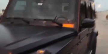 APEDREA NATANAEL CANO SU MERCEDES PORQUE YA NO LE GUSTÓ EL COLOR; DESPUÉS DICE QUE ERA IA