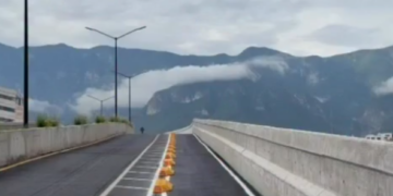 SE CUARTEA PUENTE DE ADRIÁN; EXHIBEN GRIETAS A MENOS DE TRES MESES DE INAUGURACIÓN 1 SE CUARTEA PUENTE DE ADRIÁN; EXHIBEN GRIETAS A MENOS DE TRES MESES DE INAUGURACIÓN