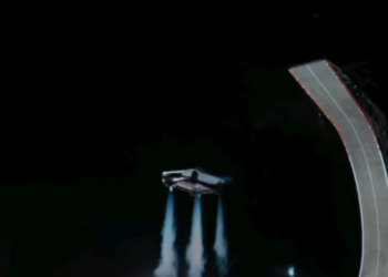 ¡EL FUTURO LLEGÓ! PRESENTA ELON MUSK TESLA QUE VUELA