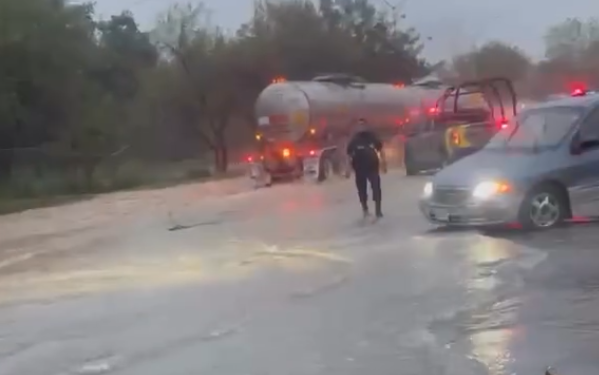 CIERRAN DOS CARRILES DE CARRETERA NACIONAL POR INUNDACIÓN EN SANTIAGO 1 CIERRAN DOS CARRILES DE CARRETERA NACIONAL POR INUNDACIÓN EN SANTIAGO