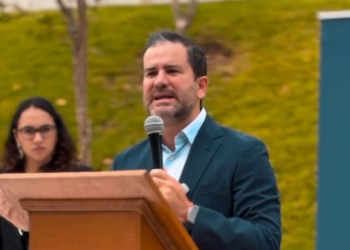 ARBORIZAN ESTACIONAMIENTO DE GALERÍAS MONTERREY PARA REDUCIR CALOR Y MEJORAR CALIDAD DEL AIRE
