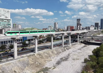 CIRCULAN NUEVOS TRENES DEL METRO POR VIADUCTO; CONTINÚAN EN PRUEBAS
