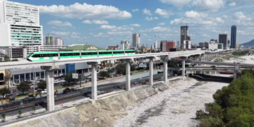 CIRCULAN NUEVOS TRENES DEL METRO POR VIADUCTO; CONTINÚAN EN PRUEBAS 2 CIRCULAN NUEVOS TRENES DEL METRO POR VIADUCTO; CONTINÚAN EN PRUEBAS