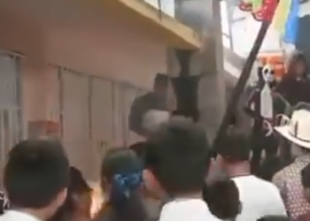 SE INCENDIA VESTIDO DE CATRINA DURANTE FESTIVAL ESCOLAR; ALUMNA SUFRE GRAVES QUEMADURAS