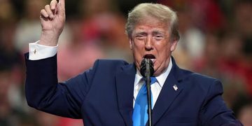 LA MAYORÍA DE LOS ESTADOUNIDENSES CULPA A TRUMP POR LOS ALTOS PRECIOS DE LOS CONSUMIBLES, SEGÚN UN SONDEO