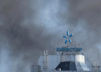 ¿PUEDE RUSIA DEJAR A UCRANIA SIN INTERNET CON SUS ATAQUES A CENTROS DE DATOS Y SERVIDORES?
