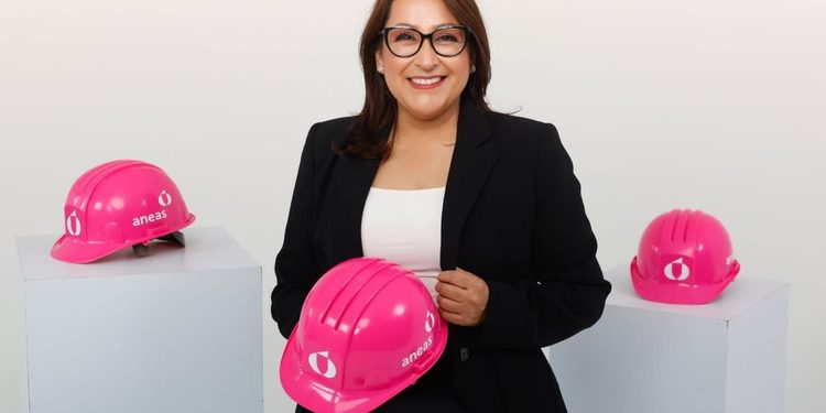 RECIBIRÁ NORMA BENÍTEZ PREMIO POR INTEGRAR A MÁS DE 700 MUJERES A CASCOS ROSAS 1 RECIBIRÁ NORMA BENÍTEZ PREMIO POR INTEGRAR A MÁS DE 700 MUJERES A CASCOS ROSAS