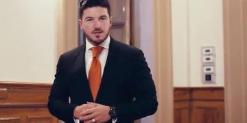 LANZA SAMUEL SPOT DE QUINTO INFORME; CONTRASTA RESULTADOS CON LA 'VIEJA POLÍTICA' 1 LANZA SAMUEL SPOT DE QUINTO INFORME; CONTRASTA RESULTADOS CON LA ‘VIEJA POLÍTICA’