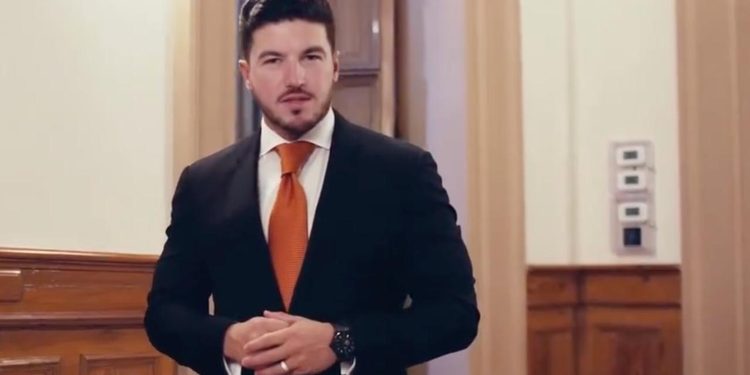 LANZA SAMUEL SPOT DE QUINTO INFORME; CONTRASTA RESULTADOS CON LA 'VIEJA POLÍTICA' 1 LANZA SAMUEL SPOT DE QUINTO INFORME; CONTRASTA RESULTADOS CON LA ‘VIEJA POLÍTICA’