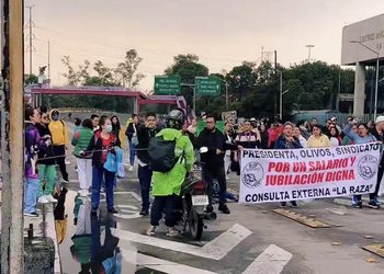 SALEN MÉDICOS, ENFERMEROS Y TRABAJADORES DEL IMSS A BLOQUEAR CALLES; DENUNCIAN DESABASTO Y BAJOS SALARIOS