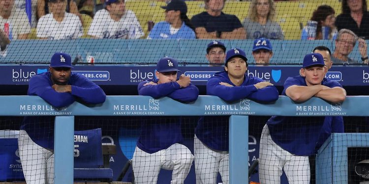 LOS DODGERS SE QUEDAN EN BLANCO ANTE EL BULLPEN DE LOS CERVECEROS Y CAEN EN EL SEGUNDO JUEGO DE LA SERIE DE CAMPEONATO 1 LOS DODGERS SE QUEDAN EN BLANCO ANTE EL BULLPEN DE LOS CERVECEROS Y CAEN EN EL SEGUNDO JUEGO DE LA SERIE DE CAMPEONATO