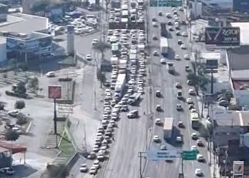 ESCALAN PROTESTAS DEL IMSS; MARCHAN Y BLOQUEAN AVENIDAS POR QUINTO DÍA