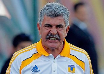 TUCA FERRETTI ARREMETE CONTRA EL ÁRBITRAJE Y AFIRMA QUE EL CLUB AMÉRICA RECIBE BENEFICIOS ARBITRALES