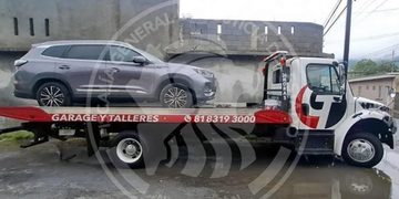 HALLAN CAMIONETA USADA EN EJECUCIÓN DE GÓMEZ MORÍN; TENÍA REPORTE DE ROBO E IMPACTOS DE BALA 3 HALLAN CAMIONETA USADA EN EJECUCIÓN DE GÓMEZ MORÍN; TENÍA REPORTE DE ROBO E IMPACTOS DE BALA