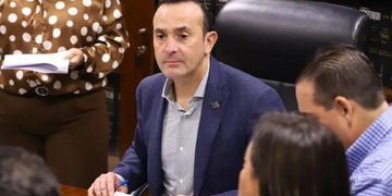 QUE SIEMPRE NO; DAN REVERSA DIPUTADOS A VIAJE A ESPAÑA PAGADO CON RECURSOS PÚBLICOS