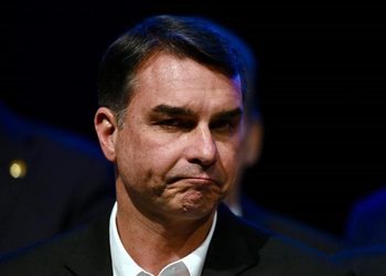 ESTADOS UNIDOS OTORGARÁ VISAS A FLÁVIO BOLSONARO Y SU FAMILIA TRAS SU SALIDA DE BRASIL EN MEDIO DE INVESTIGACIONES JUDICIALES