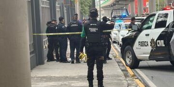 MUERE HOMBRE TRAS CAER DE ESTACIÓN DEL METRO UNIVERSIDAD; INVESTIGAN CAUSAS 2 MUERE HOMBRE TRAS CAER DE ESTACIÓN DEL METRO UNIVERSIDAD; INVESTIGAN CAUSAS