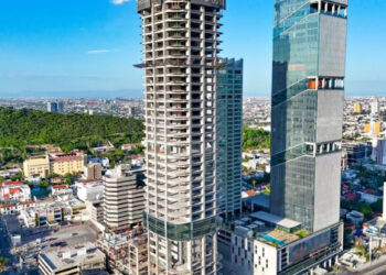 CEDERÁ TORRE RISE PISO 86 AL ESTADO