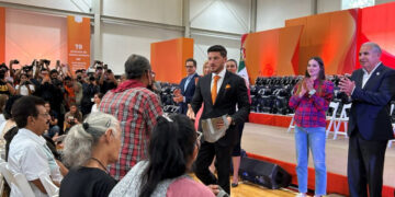 ENTREGAN SAMUEL Y MARIANA MÁS DE 700 APARATOS AUDITIVOS, DE MOVILIDAD Y PRÓTESIS 2 ENTREGAN SAMUEL Y MARIANA MÁS DE 700 APARATOS AUDITIVOS, DE MOVILIDAD Y PRÓTESIS