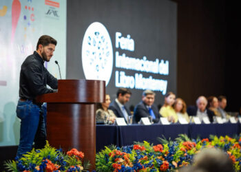 ARRANCA FIL MONTERREY CON 700 AUTORES; SAMUEL PROPONE USAR IA PARA FOMENTAR LA LECTURA