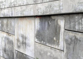 AHORA SE FISURA MURO DEL PUENTE DE ADRIÁN; MUNICIPIO PARCHA OBRA RECIÉN INAUGURADA