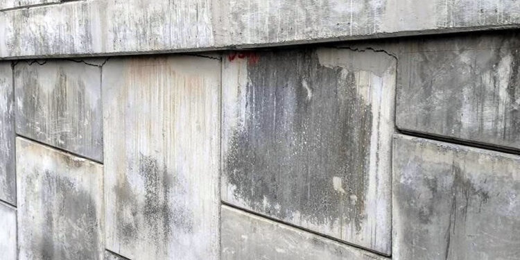 AHORA SE FISURA MURO DEL PUENTE DE ADRIÁN; MUNICIPIO PARCHA OBRA RECIÉN INAUGURADA 1 AHORA SE FISURA MURO DEL PUENTE DE ADRIÁN; MUNICIPIO PARCHA OBRA RECIÉN INAUGURADA