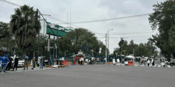 BLOQUEA PERSONAL DEL IMSS AVENIDA MIGUEL ALEMÁN POR EXIGENCIA DE AUMENTO SALARIAL 3 BLOQUEA PERSONAL DEL IMSS AVENIDA MIGUEL ALEMÁN POR EXIGENCIA DE AUMENTO SALARIAL