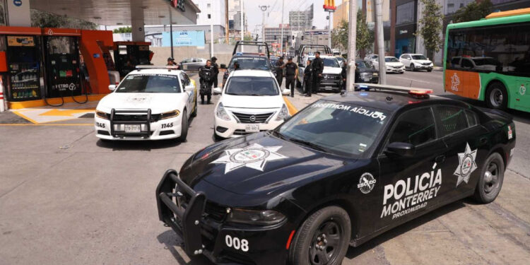REPRUEBAN SEGURIDAD EN MONTERREY; 52% DE LA POBLACIÓN SE SIENTE INSEGURA, SEGÚN INEGI 1 REPRUEBAN SEGURIDAD EN MONTERREY; 52% DE LA POBLACIÓN SE SIENTE INSEGURA, SEGÚN INEGI