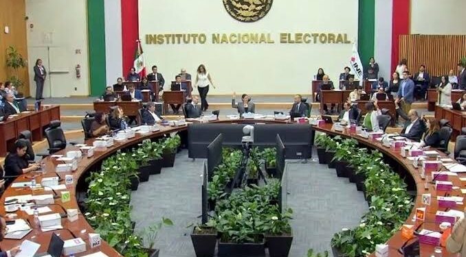 ORDENA INE POSTULAR AL MENOS A NUEVE MUJERES EN LAS 17 GUBERNATURAS EN JUEGO EN 2027; EN NUEVO LEÓN, PARTIDOS PODRÁN ELEGIR HOMBRES O MUJERES SI CUMPLEN CON LA CUOTA DE GÉNERO 1 ORDENA INE POSTULAR AL MENOS A NUEVE MUJERES EN LAS 17 GUBERNATURAS EN JUEGO EN 2027; EN NUEVO LEÓN, PARTIDOS PODRÁN ELEGIR HOMBRES O MUJERES SI CUMPLEN CON LA CUOTA DE GÉNERO